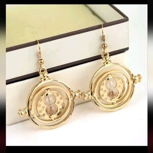 Hour Glass Swivel Earrings
